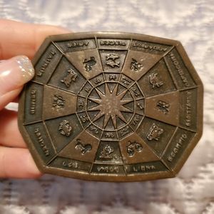 Belt buckle